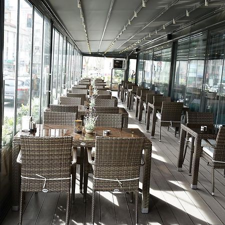 Atasehir Palace Hotel & Conference Истанбул Екстериор снимка