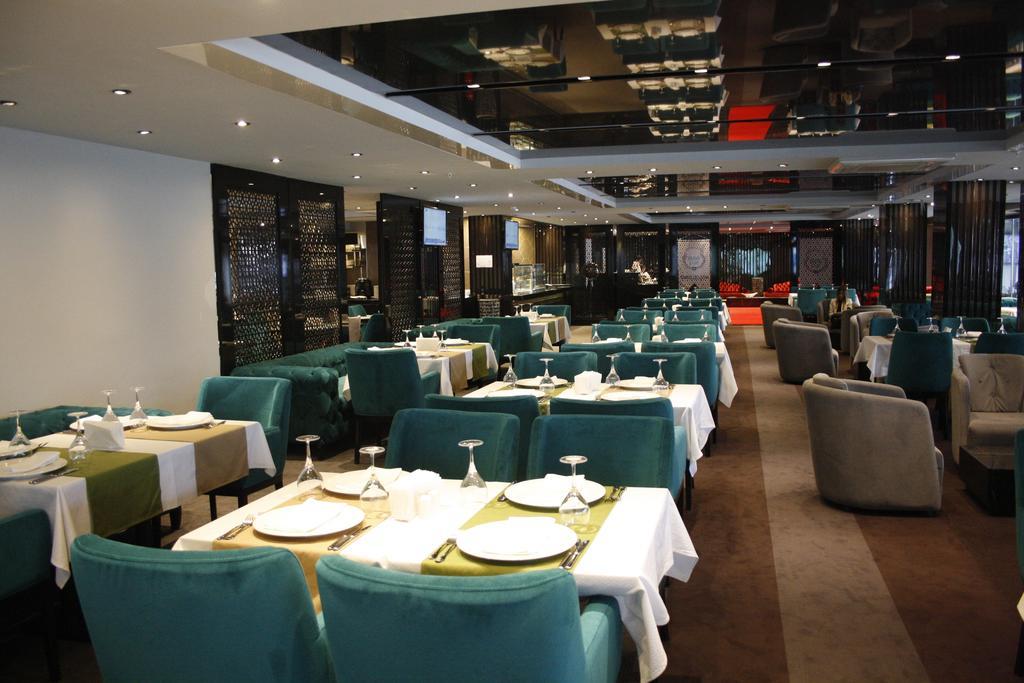 Atasehir Palace Hotel & Conference Истанбул Екстериор снимка