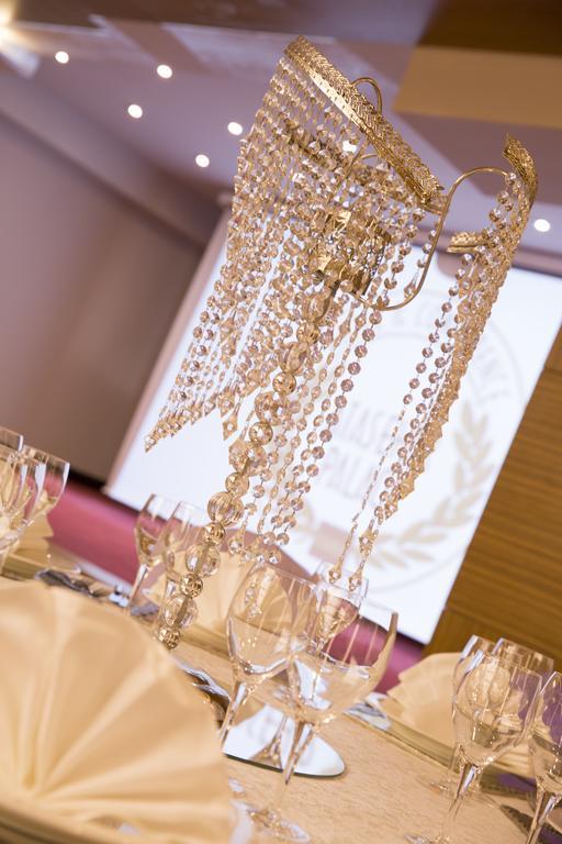 Atasehir Palace Hotel & Conference Истанбул Екстериор снимка
