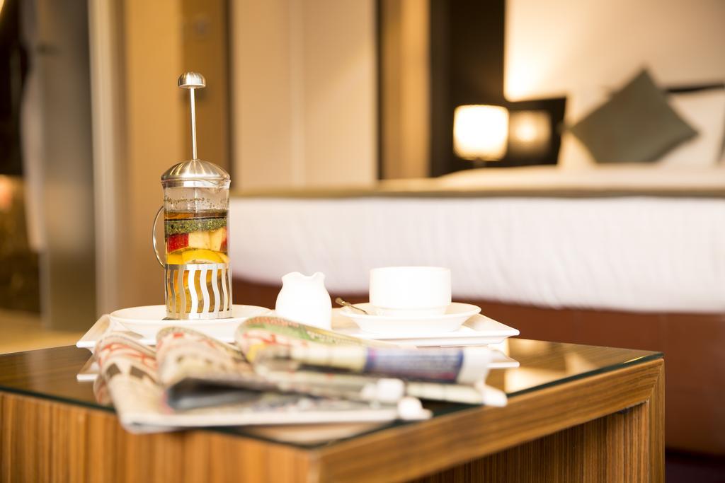 Atasehir Palace Hotel & Conference Истанбул Екстериор снимка