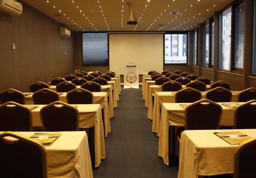 Atasehir Palace Hotel & Conference Истанбул Екстериор снимка