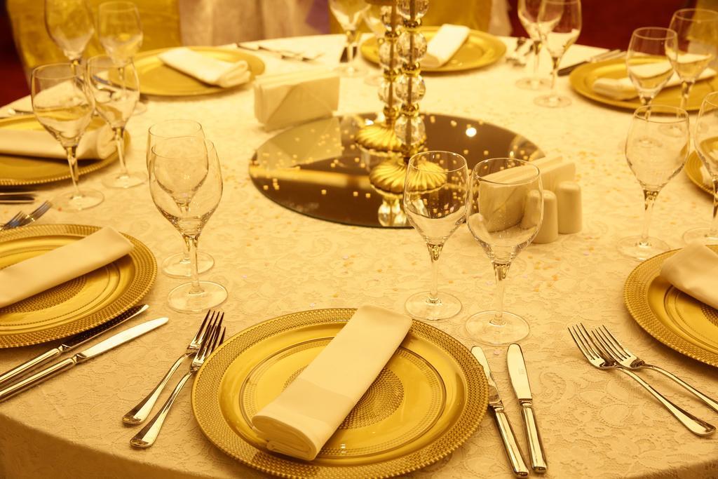 Atasehir Palace Hotel & Conference Истанбул Екстериор снимка