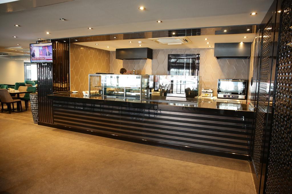 Atasehir Palace Hotel & Conference Истанбул Екстериор снимка