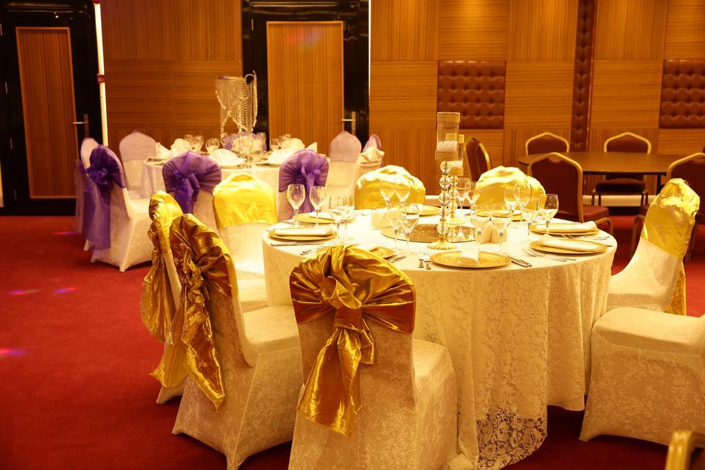 Atasehir Palace Hotel & Conference Истанбул Екстериор снимка