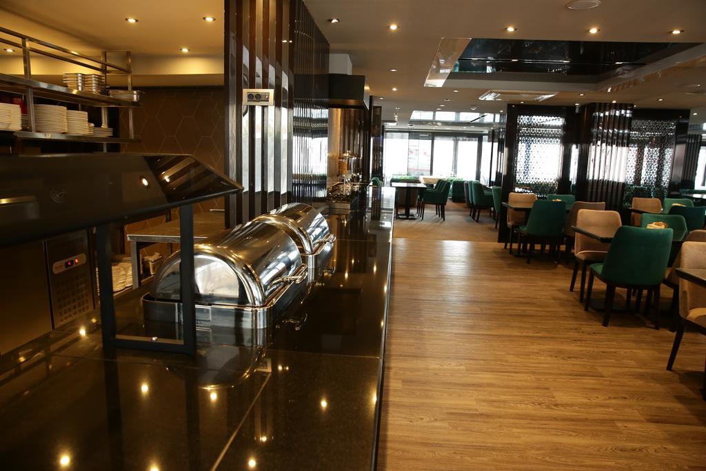Atasehir Palace Hotel & Conference Истанбул Екстериор снимка