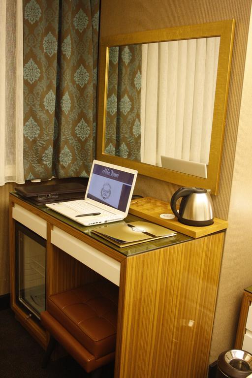 Atasehir Palace Hotel & Conference Истанбул Екстериор снимка