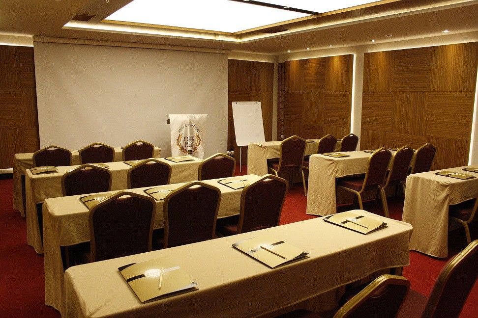 Atasehir Palace Hotel & Conference Истанбул Екстериор снимка